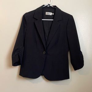 Three quarter sleeve blazer